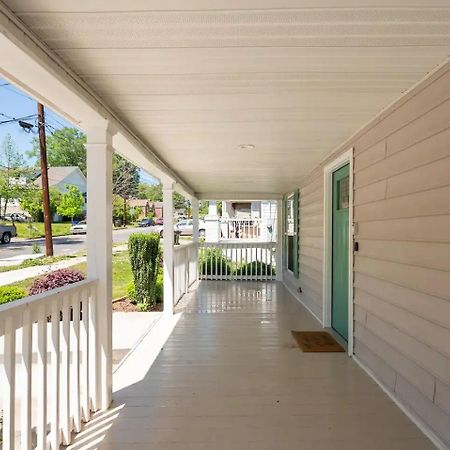 Modern 3-Bedroom, Big Fence Yard, Pets Stay Free Durham Extérieur photo