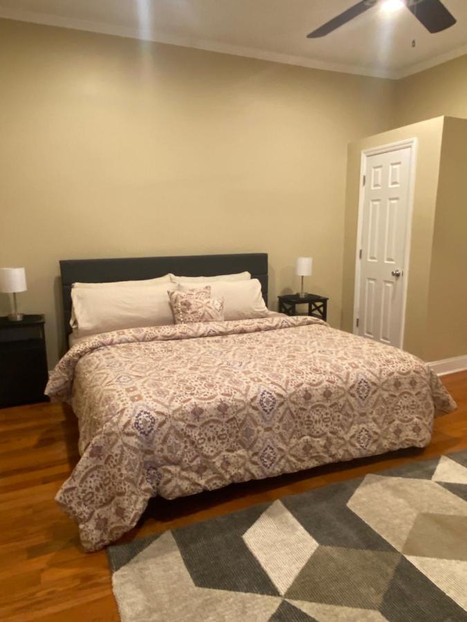 Modern 3-Bedroom, Big Fence Yard, Pets Stay Free Durham Extérieur photo