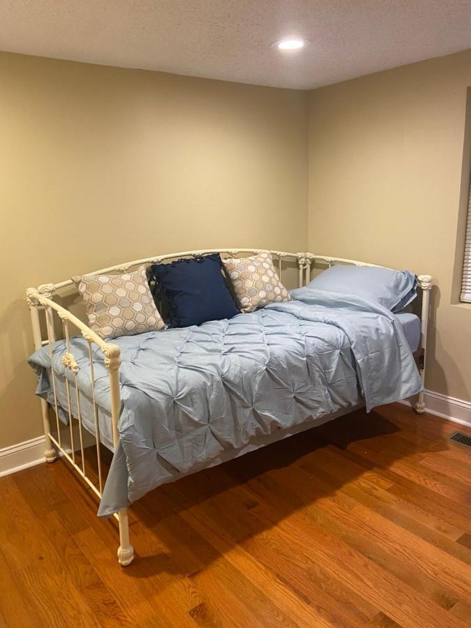 Modern 3-Bedroom, Big Fence Yard, Pets Stay Free Durham Extérieur photo