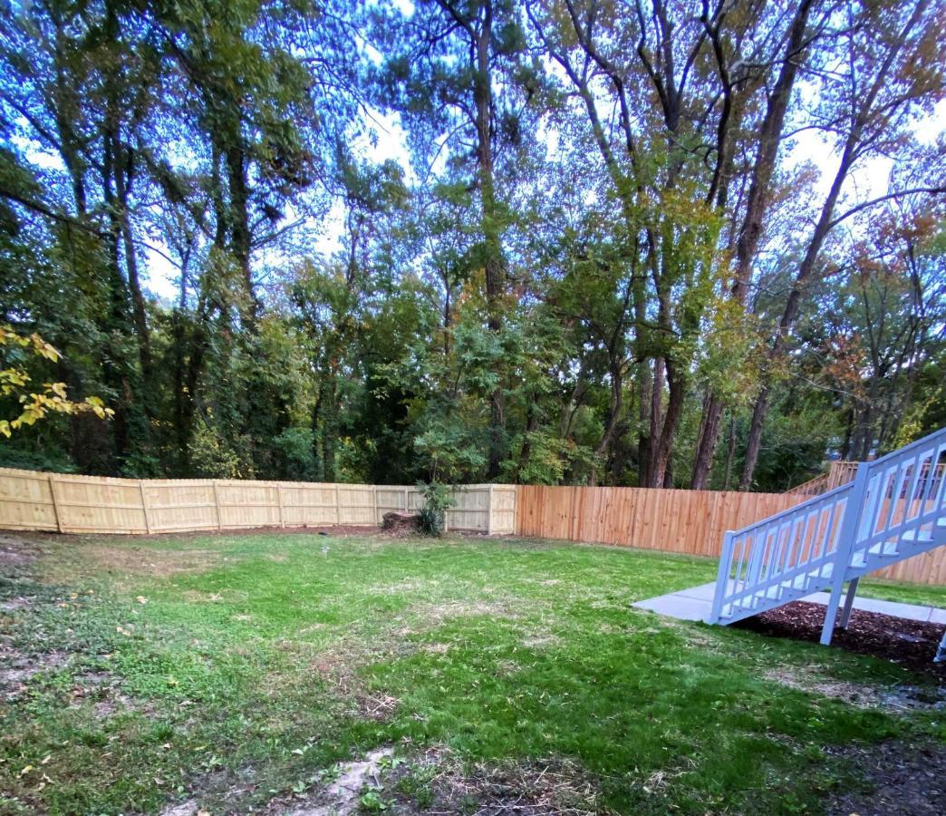 Modern 3-Bedroom, Big Fence Yard, Pets Stay Free Durham Extérieur photo