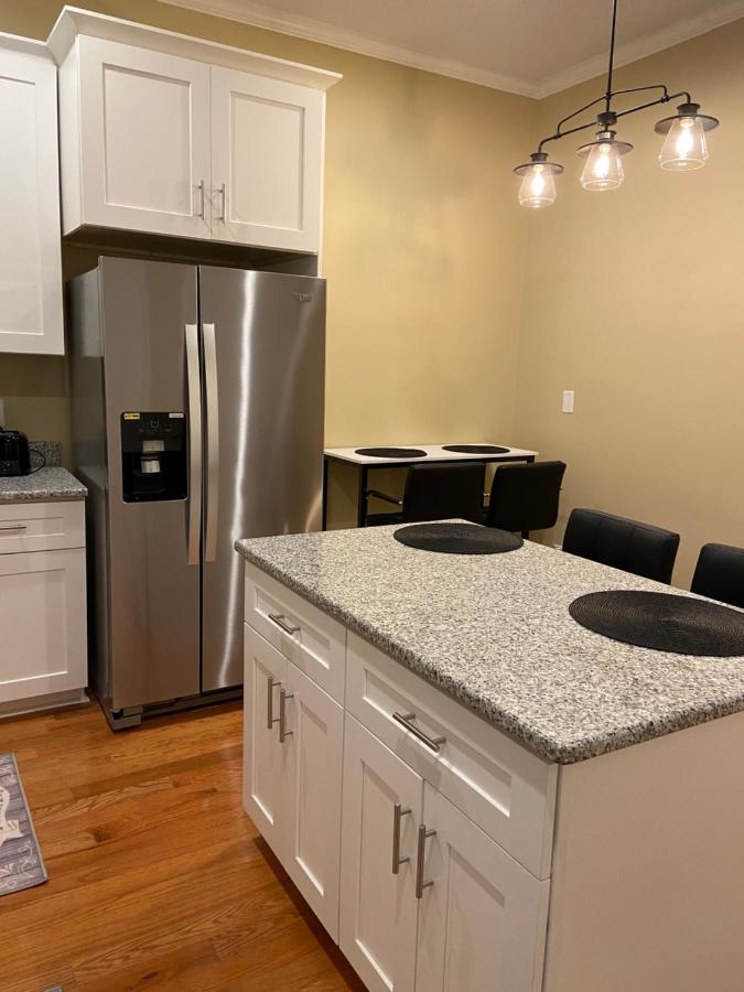 Modern 3-Bedroom, Big Fence Yard, Pets Stay Free Durham Extérieur photo