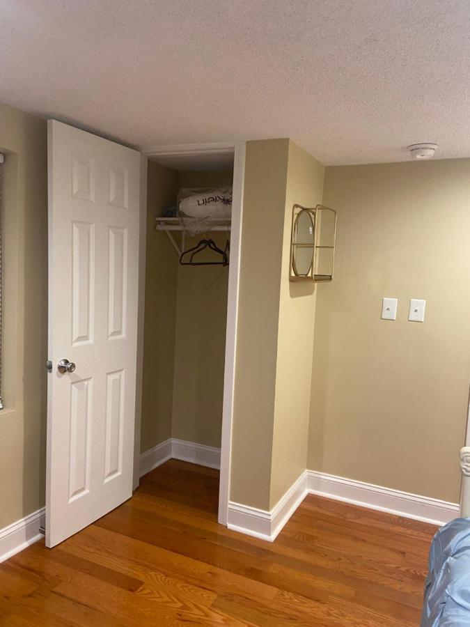 Modern 3-Bedroom, Big Fence Yard, Pets Stay Free Durham Extérieur photo