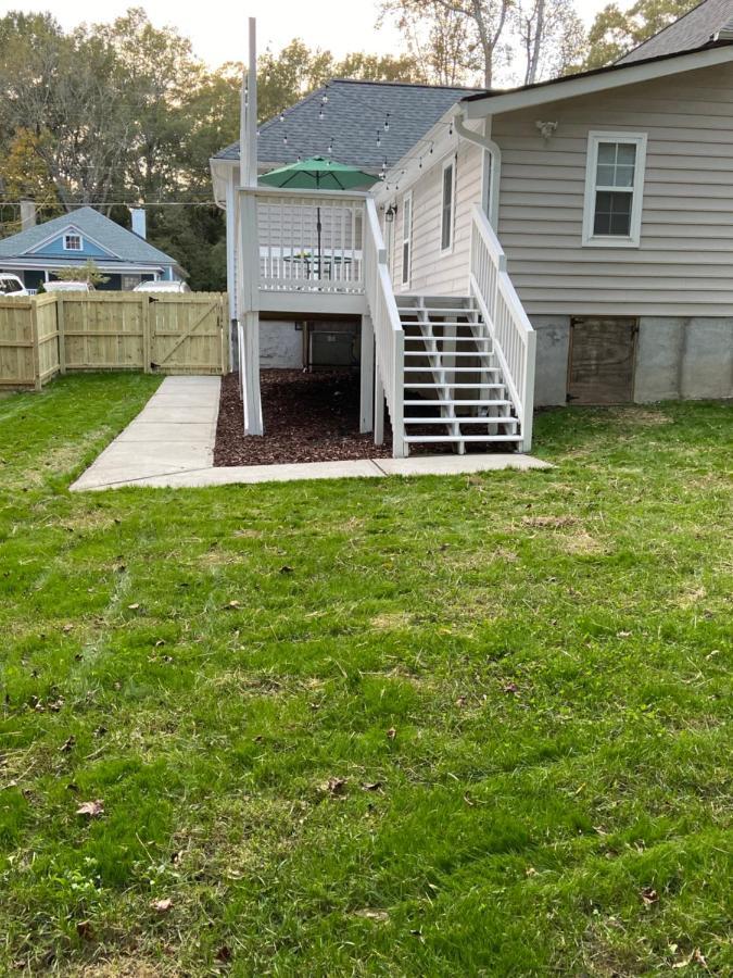 Modern 3-Bedroom, Big Fence Yard, Pets Stay Free Durham Extérieur photo