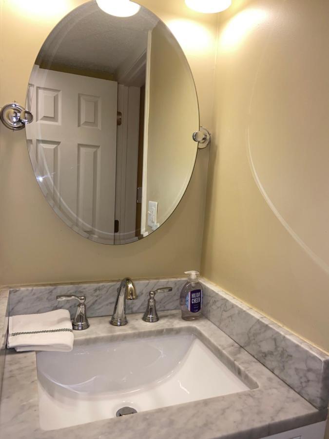 Modern 3-Bedroom, Big Fence Yard, Pets Stay Free Durham Extérieur photo
