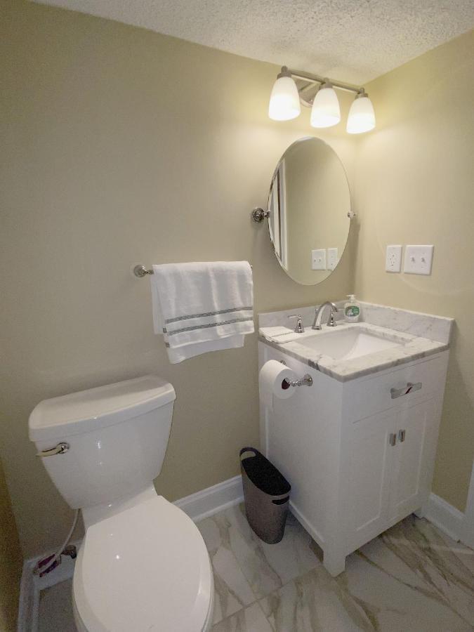 Modern 3-Bedroom, Big Fence Yard, Pets Stay Free Durham Extérieur photo