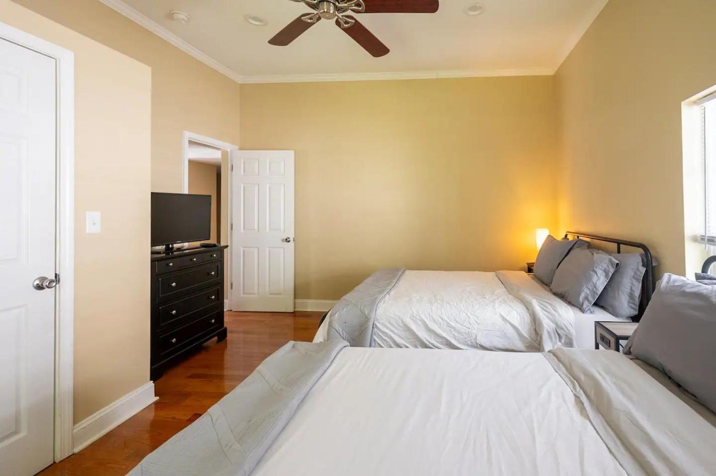 Modern 3-Bedroom, Big Fence Yard, Pets Stay Free Durham Extérieur photo