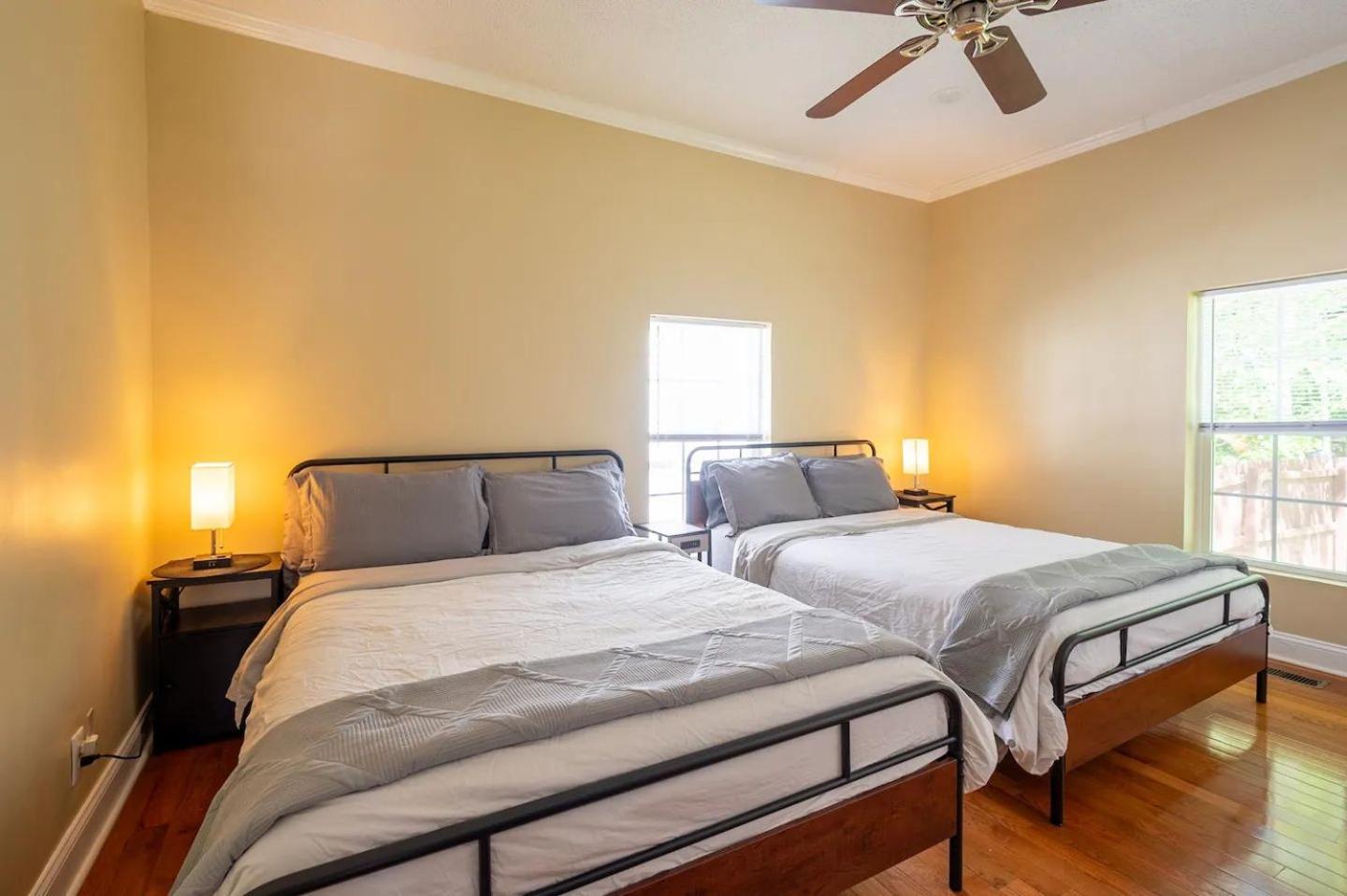 Modern 3-Bedroom, Big Fence Yard, Pets Stay Free Durham Extérieur photo