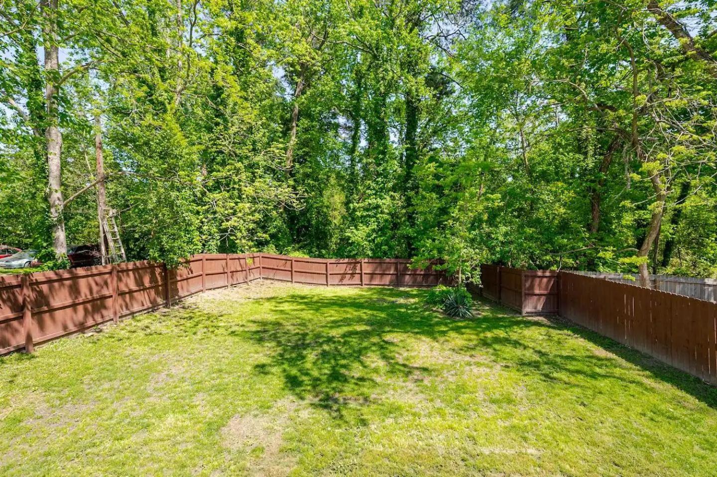 Modern 3-Bedroom, Big Fence Yard, Pets Stay Free Durham Extérieur photo