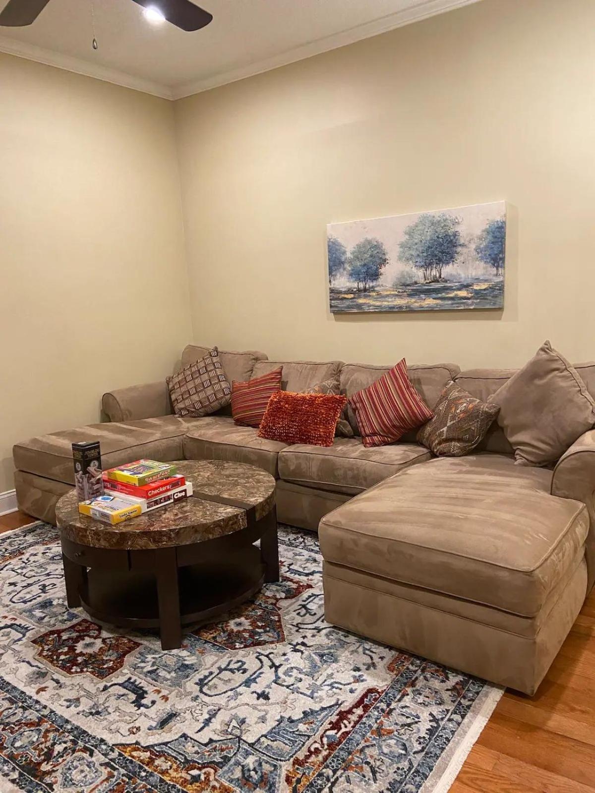 Modern 3-Bedroom, Big Fence Yard, Pets Stay Free Durham Extérieur photo