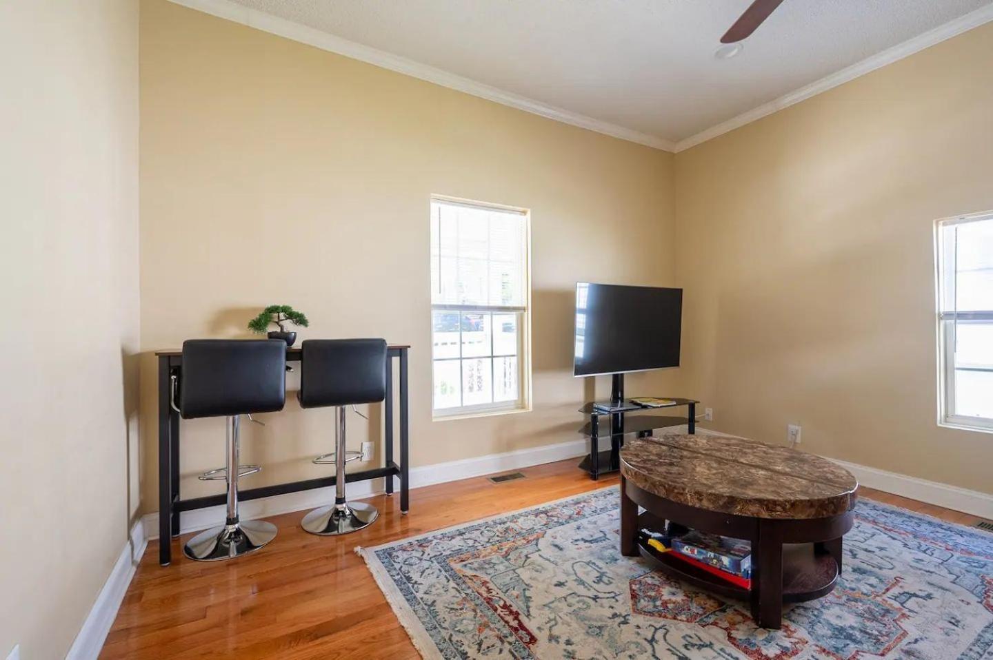 Modern 3-Bedroom, Big Fence Yard, Pets Stay Free Durham Extérieur photo