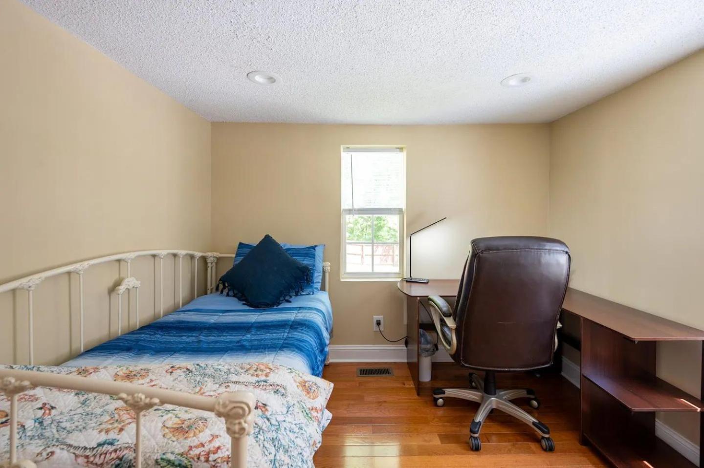 Modern 3-Bedroom, Big Fence Yard, Pets Stay Free Durham Extérieur photo